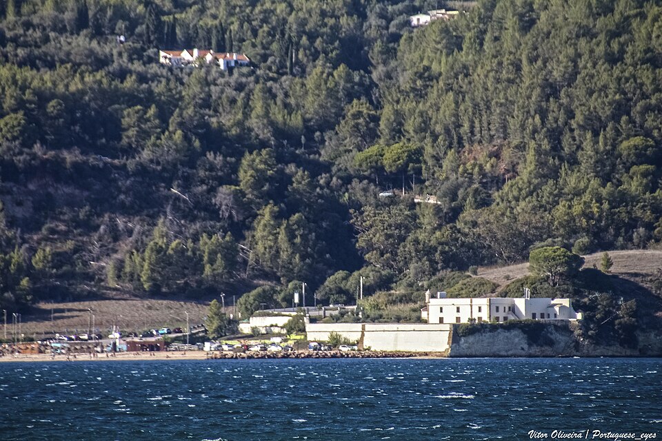 Praia de Outão