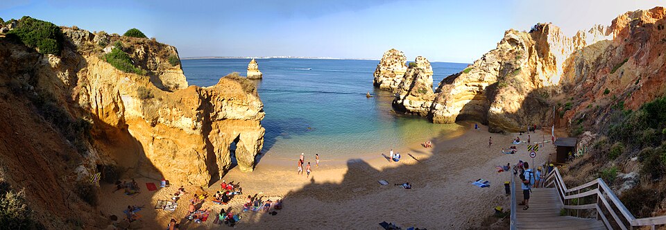 Praia do Camilo